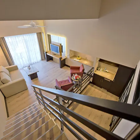 리조트 Limak Lara Deluxe & 5*