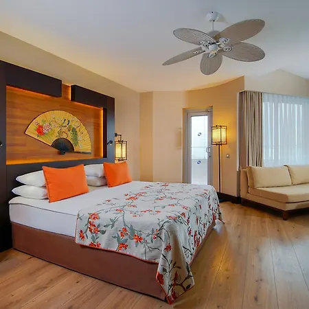 Limak Lara Deluxe & Resort 5*